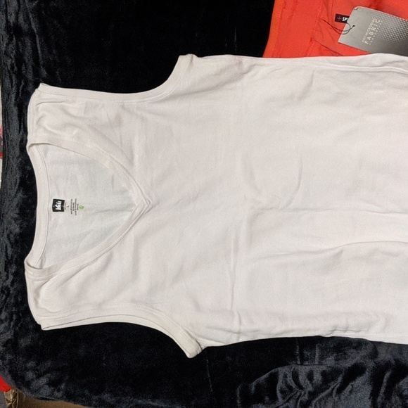 Grey's Anatomy Spandex Pants & REI Women's Top (curated set) - Picture 4 of 9